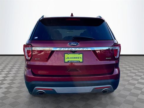 Used 2017 Ford Explorer XLT image 31