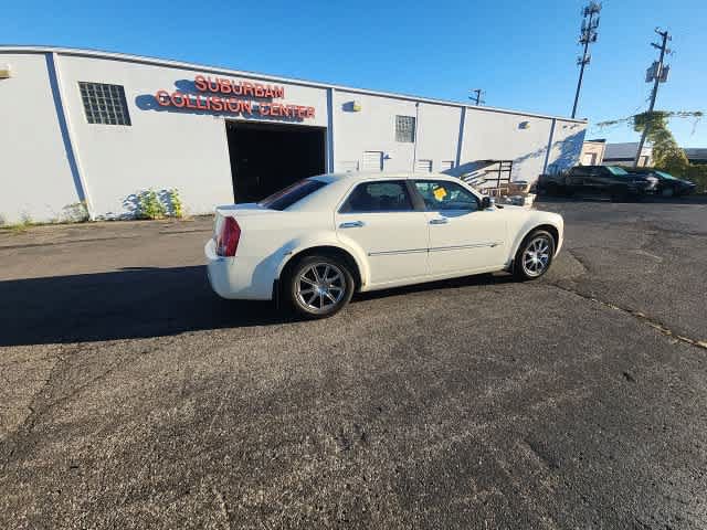 Used 2010 Chrysler 300 C w/ Luxury Group II AWD/4WD image 13