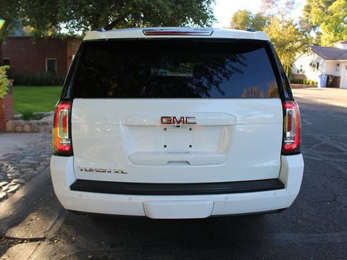 Used 2018 GMC Yukon XL SLT image 60
