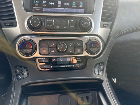 Used 2017 Chevrolet Suburban Premier AWD/4WD image 24