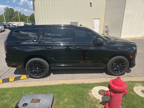 Used 2022 Cadillac Escalade Sport Platinum w/ LPO, ONYX Package AWD/4WD image 7