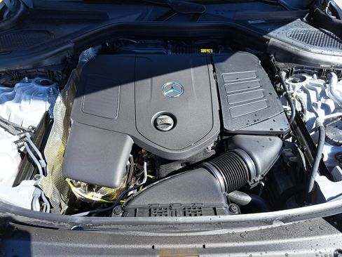 New 2026 Mercedes-Benz GLC 300 image 32