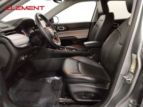 Used 2022 Jeep Compass Limited AWD/4WD image 28