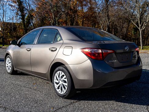 Used 2018 Toyota Corolla LE w/ Carpet Mat Package (TMS) image 4