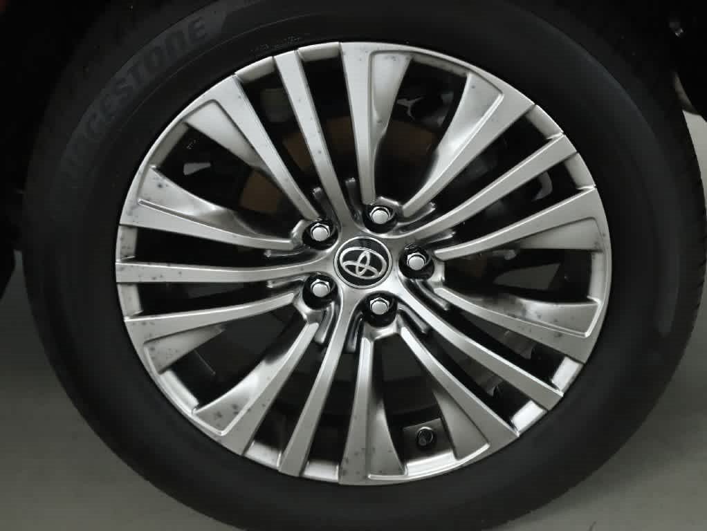 Certified 2023 Toyota Venza Limited AWD/4WD image 41