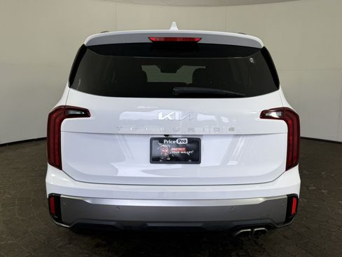 Used 2025 Kia Telluride S FWD image 6