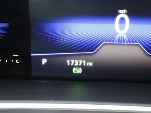 Used 2022 Volkswagen Tiguan SE w/ Panoramic Sunroof Package image 30