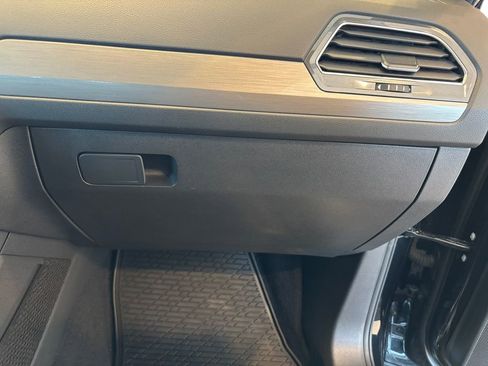 Used 2020 Volkswagen Tiguan SE R-Line AWD/4WD image 31