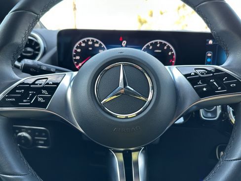 Certified 2025 Mercedes-Benz GLA 250 image 27