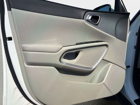 Used 2024 Kia Soul LX w/ Option Group 015 image 15