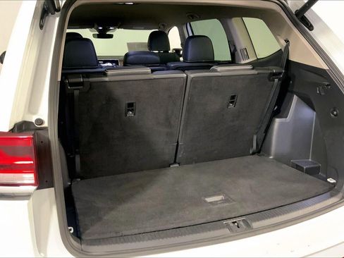 Used 2025 Volkswagen Atlas SE AWD/4WD image 4