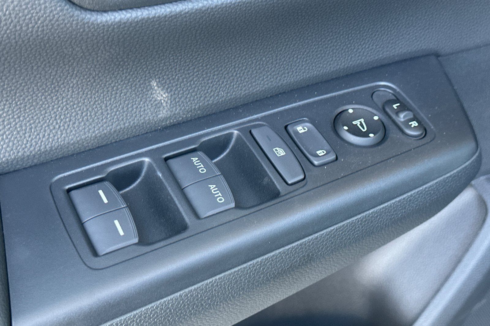 Used 2026 Honda CR-V EX image 12