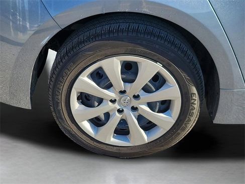 Used 2025 Toyota Corolla LE image 29