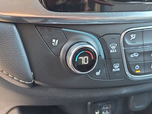 Used 2022 Chevrolet Traverse Premier image 26