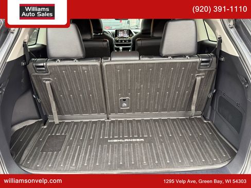 Used 2020 Toyota Highlander XLE image 28