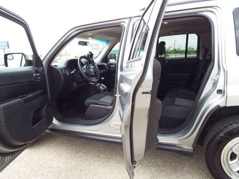 Used 2015 Jeep Patriot Sport w/ Power Value Group FWD image 18
