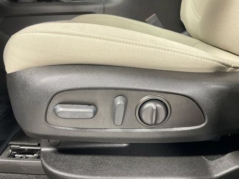Used 2023 Chevrolet Traverse LT w/ Rear Camera Mirror Package AWD/4WD image 13