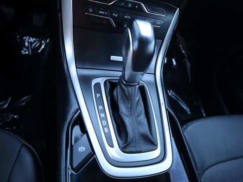 Used 2018 Ford Edge SEL FWD image 33