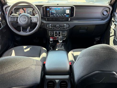 Certified 2025 Jeep Wrangler Unlimited Rubicon AWD/4WD image 20