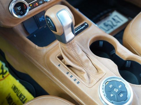 Used 2025 Ford Bronco Badlands image 65