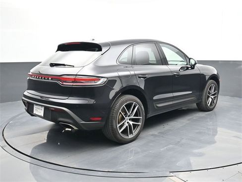 Used 2022 Porsche Macan image 23
