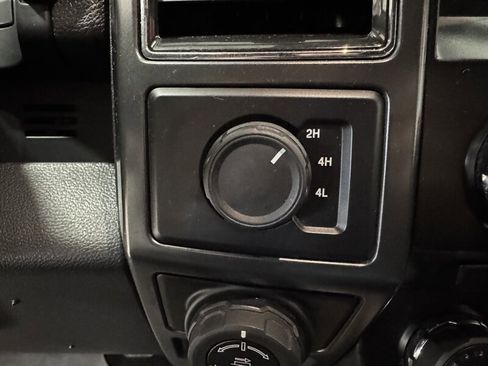 Used 2018 Ford F150 XLT w/ Equipment Group 302A Luxury image 10