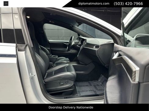 Used 2017 Tesla Model X 75D image 19