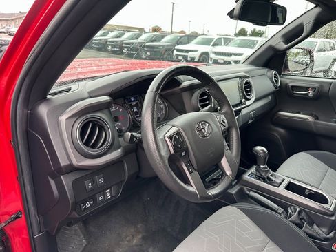Used 2023 Toyota Tacoma TRD Sport image 19