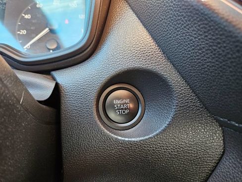Used 2025 Toyota Corolla Cross LE AWD/4WD image 36