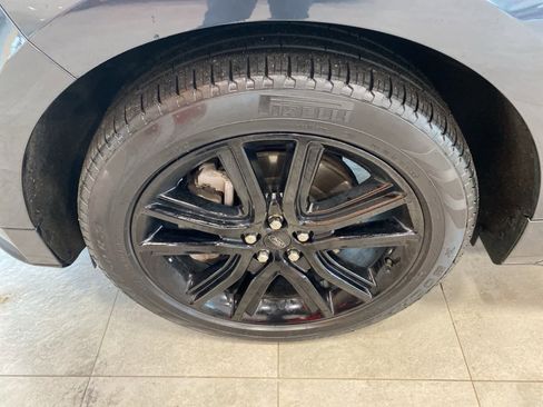 Used 2023 Ford Edge ST-Line image 9