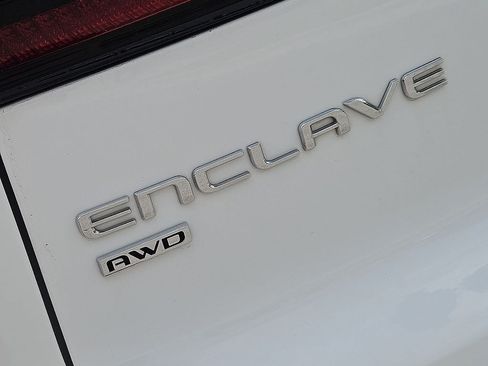 Used 2025 Buick Enclave Preferred AWD/4WD image 7
