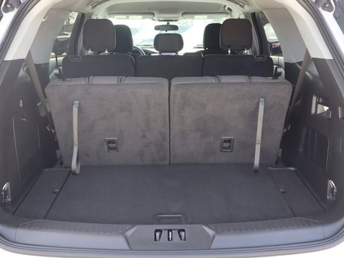 Used 2024 Ford Explorer XLT w/ Class IV Trailer Tow Package AWD/4WD image 30