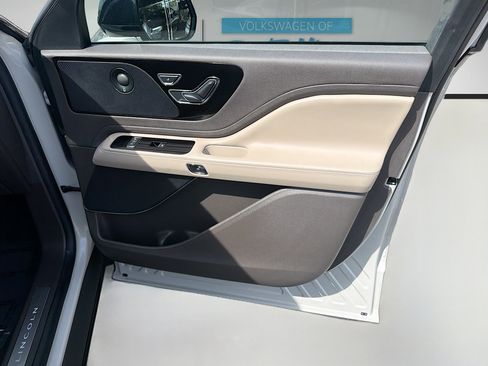 Used 2022 Lincoln Aviator Reserve RWD image 35