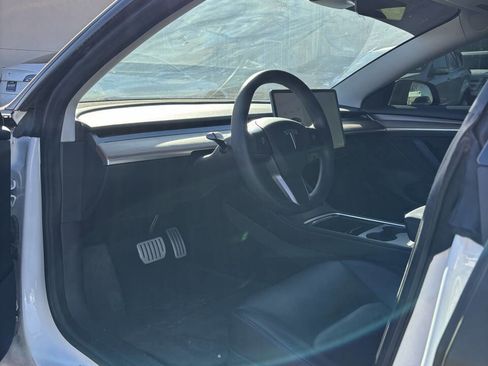 Used 2022 Tesla Model 3 Performance image 9