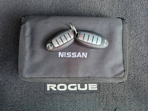 Used 2020 Nissan Rogue SL w/ Premium Package FWD image 30