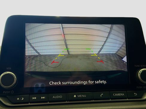 Used 2024 Nissan Rogue SV image 16