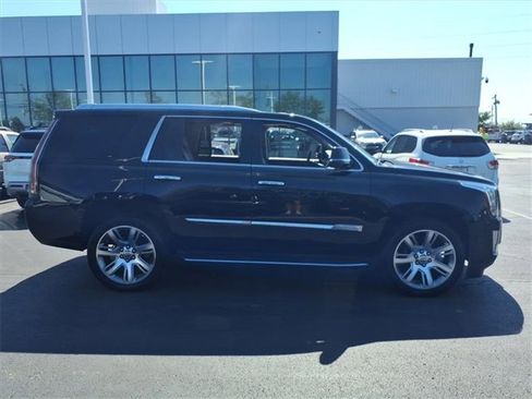 Used 2015 Cadillac Escalade Luxury image 7