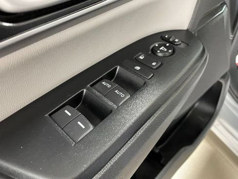 Used 2022 Honda CR-V Touring image 20