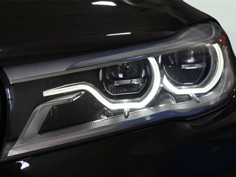Used 2016 BMW 750i xDrive AWD/4WD image 35