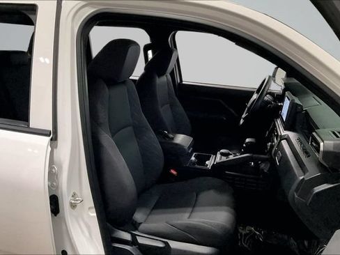 Used 2025 Toyota Tacoma SR w/ SR Upgrade Package AWD/4WD image 8