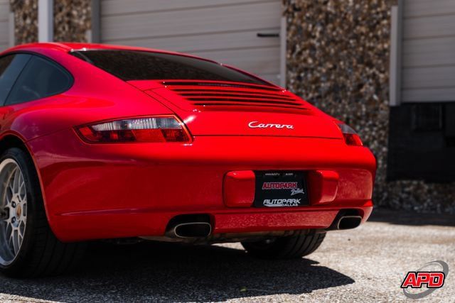 Used 2006 Porsche 911 Carrera RWD image 24