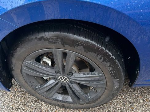 Used 2024 Volkswagen Jetta SE w/ Black Wheel Package FWD image 2