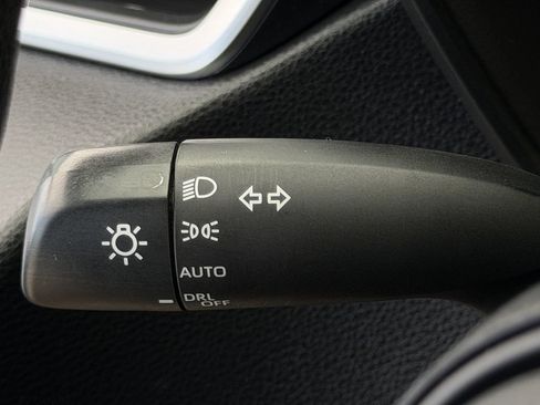Used 2021 Toyota Corolla LE FWD image 21