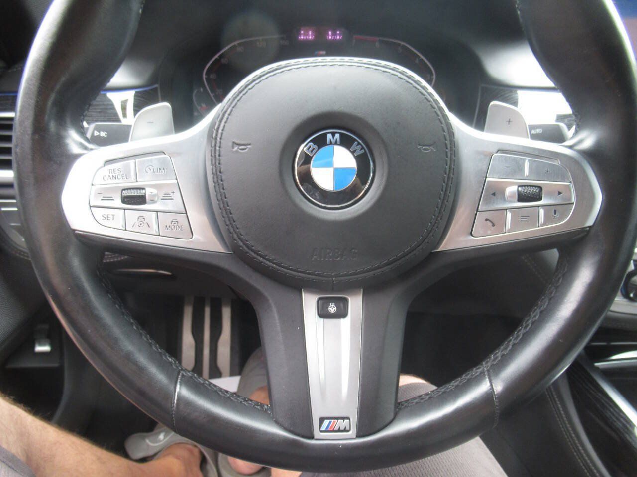 Used 2021 BMW 750i xDrive w/ Executive Package AWD/4WD image 34
