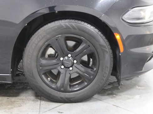 Used 2022 Dodge Charger SXT RWD image 11