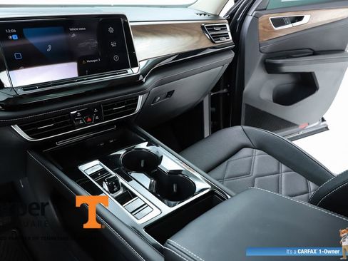 Used 2025 Volkswagen Atlas SE w/ Panoramic Sunroof Package AWD/4WD image 62