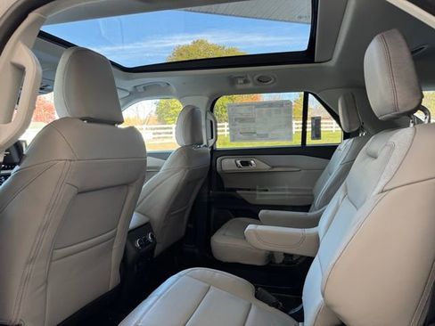 New 2026 Ford Explorer Active w/ Active Comfort Package image 30