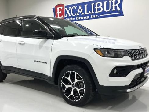 Used 2025 Jeep Compass Limited AWD/4WD image 2