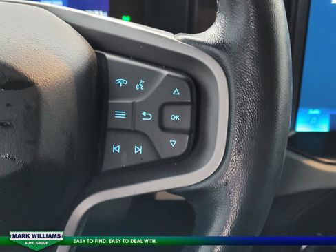 Used 2023 Ford Bronco Badlands image 10