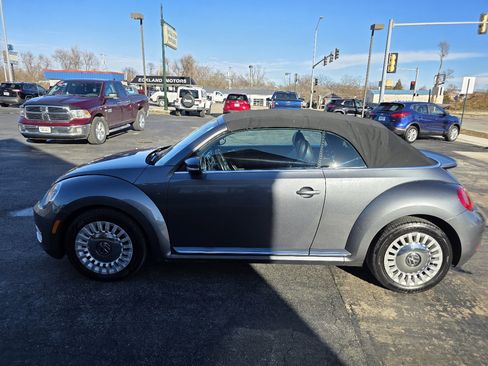Used 2014 Volkswagen Beetle 2.5 image 1